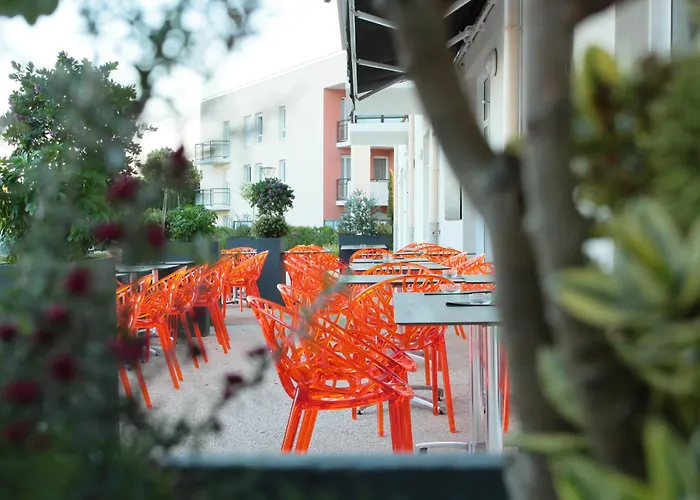 KOSY Appart'Hôtels - Campus Del Sol Esplanade